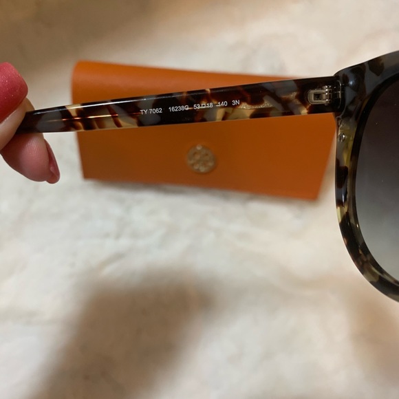 Tory Burch Panama sunglasses